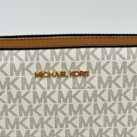 Michael Kors Large EW Crossbody Bag Vanilla - Picture 9 of 10
